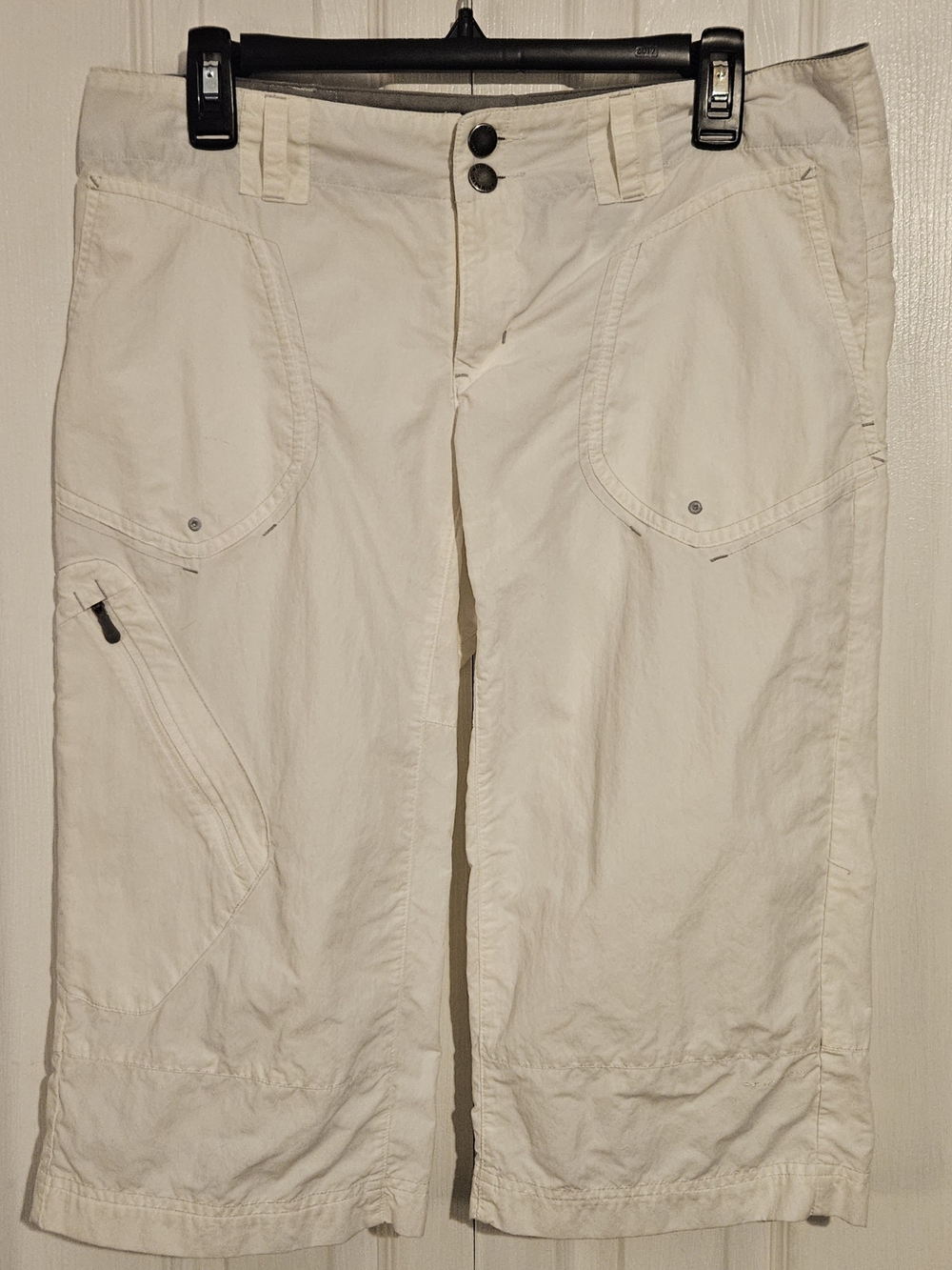 Columbia White Cargo Capri Pants with Utility Pockets